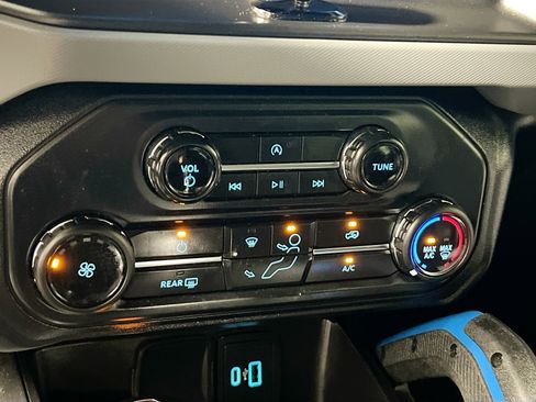 Used 2022 Ford Bronco Black Diamond w/ Sasquatch Package image 27