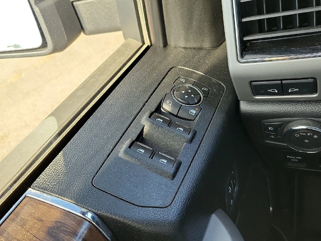 Used 2018 Ford F150 Lariat AWD/4WD image 15