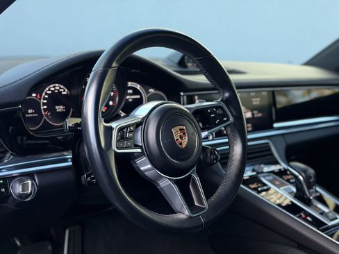 Used 2018 Porsche Panamera 4S image 22