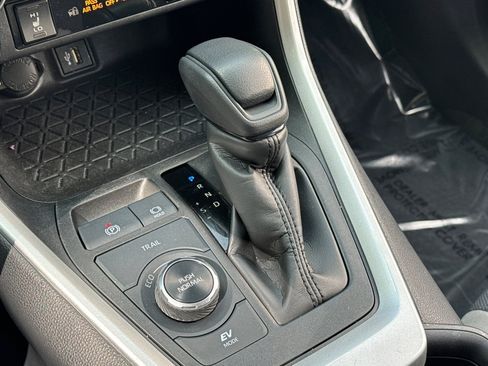Used 2023 Toyota RAV4 XLE w/ Convenience Package AWD/4WD image 17