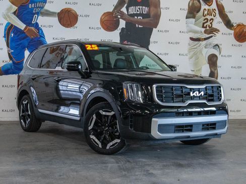 Used 2025 Kia Telluride S AWD/4WD image 2