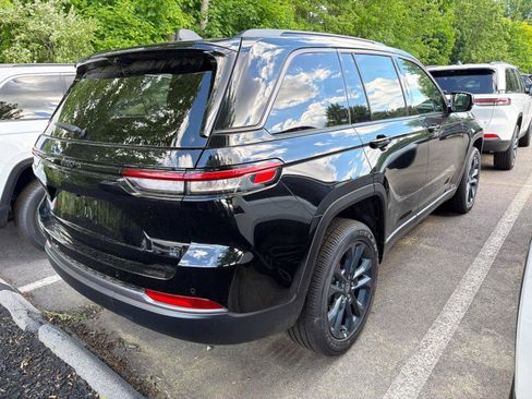 New 2026 Jeep Grand Cherokee Limited AWD/4WD image 2