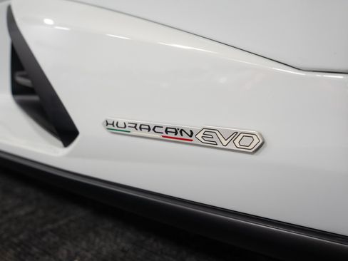 Used 2020 Lamborghini Huracan EVO AWD/4WD image 28