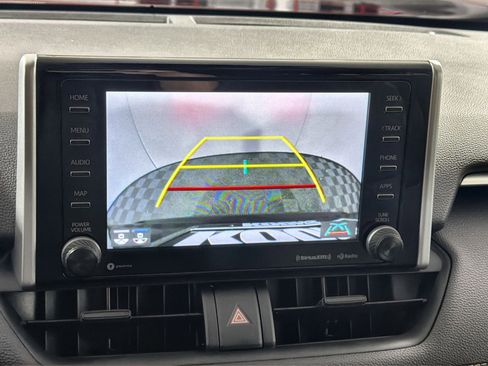 Used 2021 Toyota RAV4 XLE w/ Convenience Package image 19