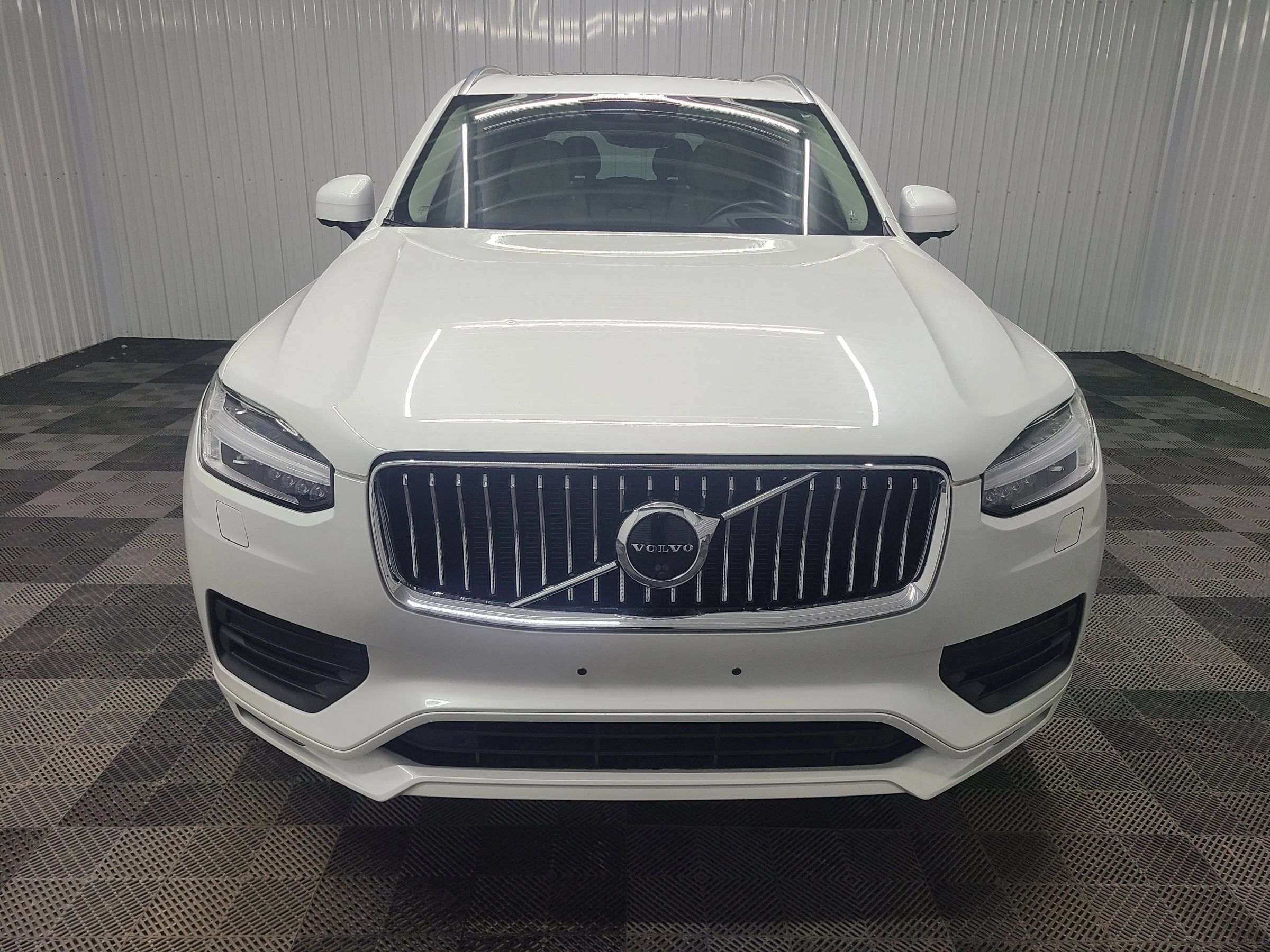 Used 2020 Volvo XC90 T6 Momentum AWD/4WD image 6