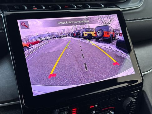 New 2025 Jeep Grand Cherokee Limited w/ Trailer Tow Package AWD/4WD image 26