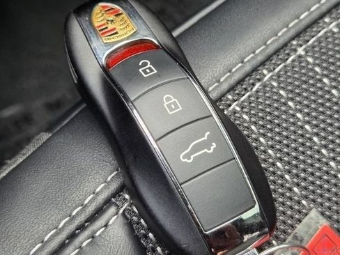 Used 2025 Porsche Macan Turbo AWD/4WD image 35