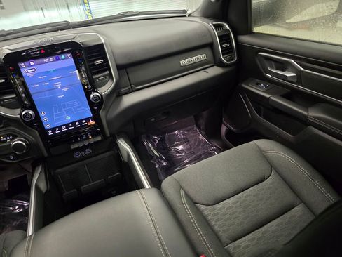 Used 2025 RAM 1500 Big Horn RWD image 41