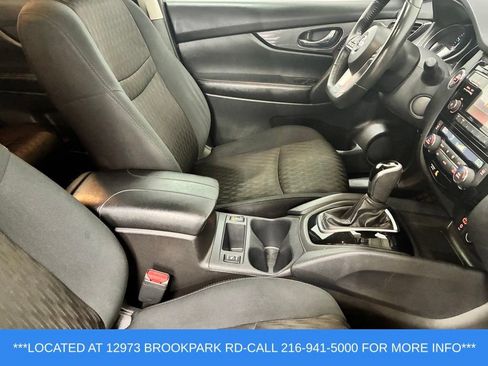 Used 2017 Nissan Rogue SV w/ Sun & Sound Touring Package AWD/4WD image 20