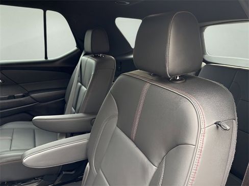 Used 2023 Chevrolet Traverse RS image 21