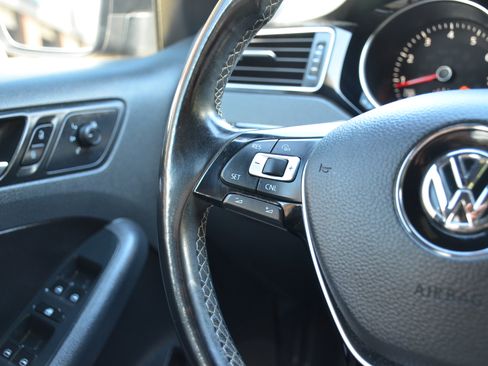 Used 2016 Volkswagen Jetta Sport w/ Lighting Package FWD image 39