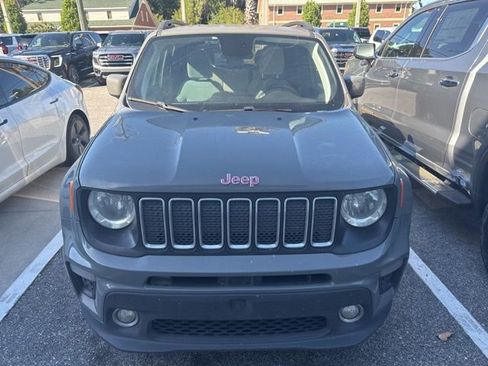 Used 2019 Jeep Renegade Latitude image 2