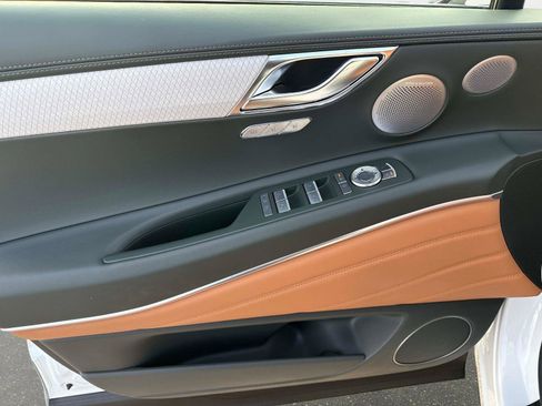 Used 2025 Genesis GV80 3.5T Prestige image 18