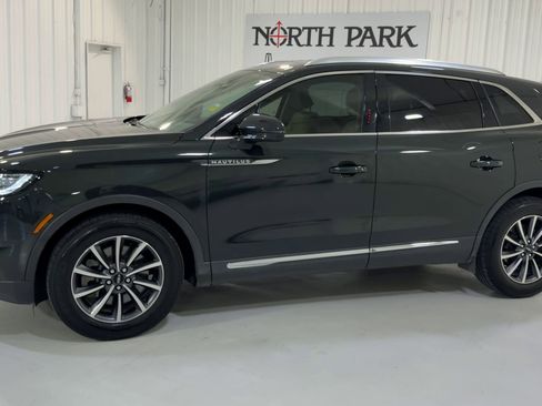 Used 2022 Lincoln Nautilus FWD image 6