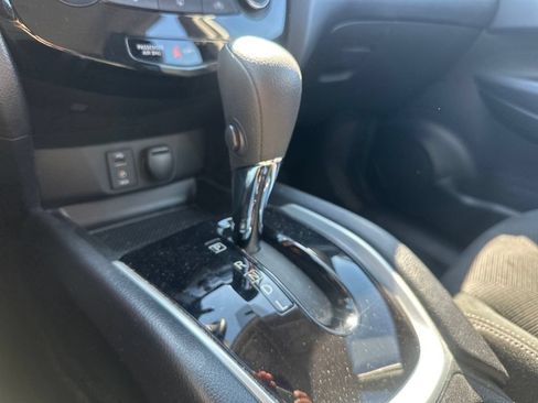 Used 2015 Nissan Rogue S AWD/4WD image 19