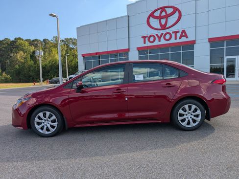 New 2026 Toyota Corolla LE image 2