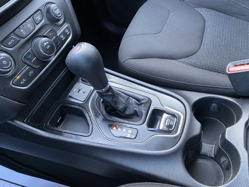 Used 2020 Jeep Cherokee Latitude image 27