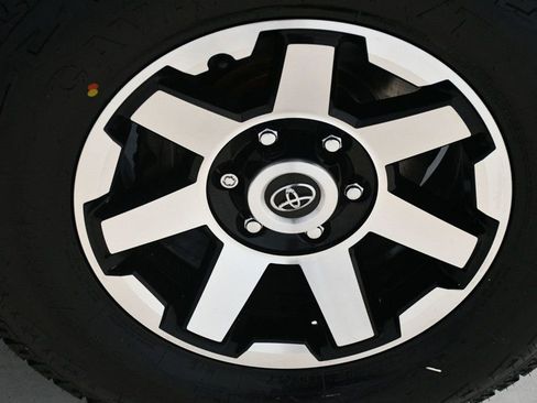 Used 2018 Toyota 4Runner SR5 Premium image 21