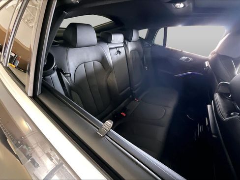 Used 2021 BMW X6 xDrive40i w/ Executive Package 2 AWD/4WD image 18