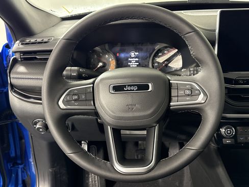 New 2026 Jeep Compass Latitude image 13