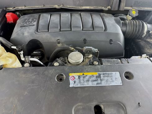 Used 2016 Chevrolet Traverse LT w/ Style and Technology Package image 34