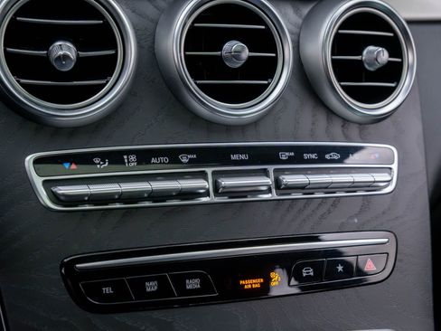 Used 2023 Mercedes-Benz GLC 300 4MATIC Coupe image 27