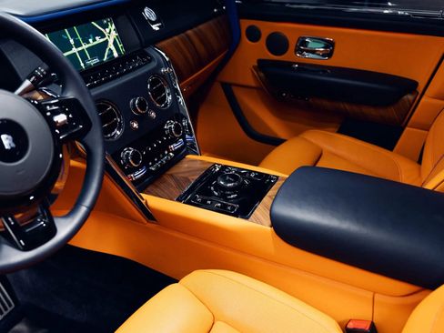 Used 2021 Rolls-Royce Cullinan image 16