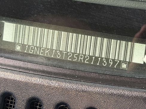 Used 2005 Chevrolet Tahoe Z71 w/ Preferred Equipment Group image 19