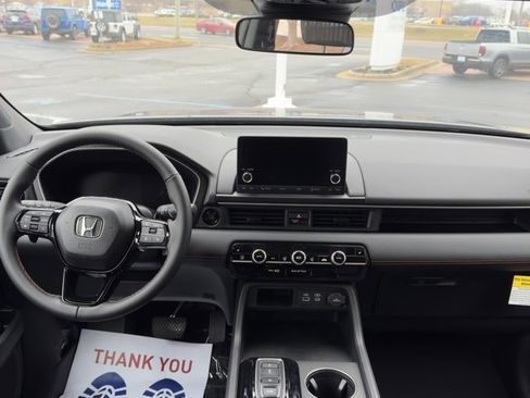 New 2025 Honda Pilot Sport image 16