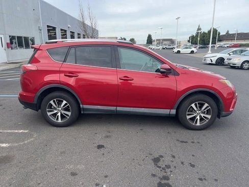 Used 2016 Toyota RAV4 XLE image 4