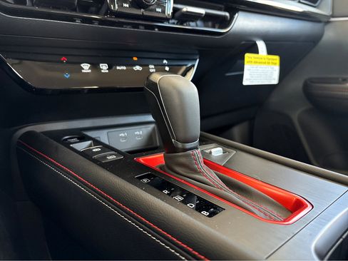 New 2026 Nissan Kicks SR FWD image 20