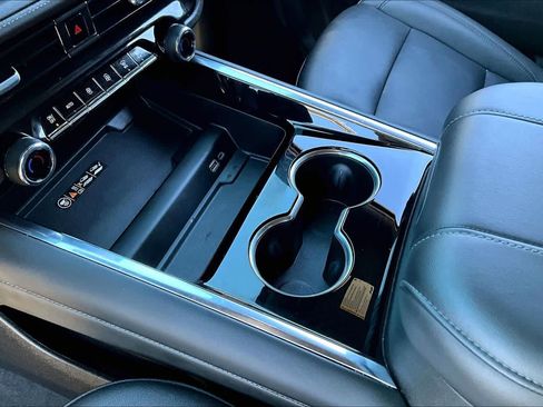 Certified 2025 Chevrolet Tahoe LT image 16