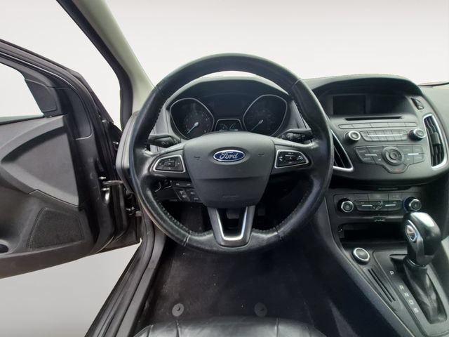 Used 2015 Ford Focus SE w/ Equipment Group 201A FWD image 12