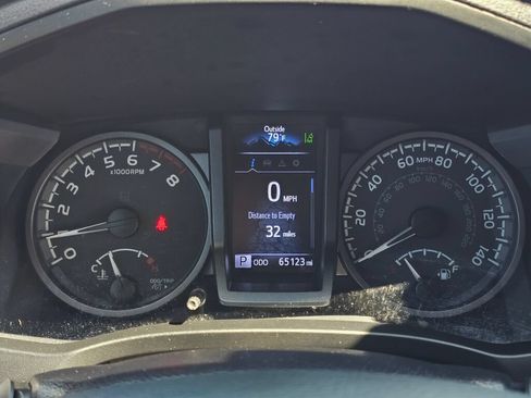 Used 2020 Toyota Tacoma TRD Sport w/ Technology Package AWD/4WD image 25