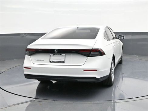 New 2025 Honda Accord LX image 10