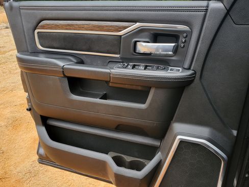 Used 2020 RAM 2500 Laramie image 23