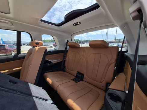 Used 2022 BMW X7 xDrive40i w/ Premium Package AWD/4WD image 20
