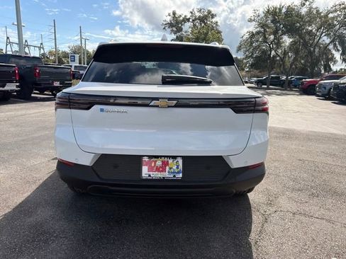 New 2026 Chevrolet Equinox EV LT image 10