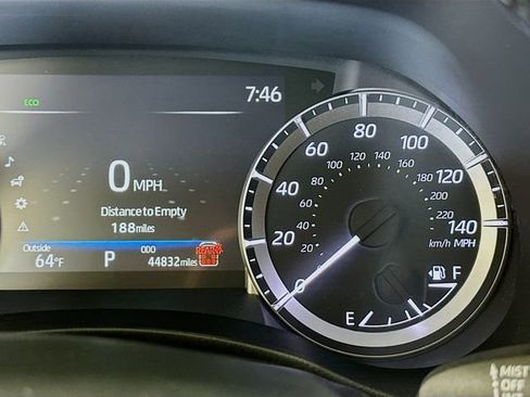 Used 2024 Toyota Highlander XLE image 14