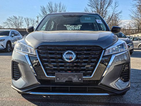 Used 2021 Nissan Kicks S image 2