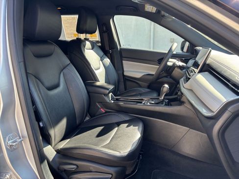 Used 2025 Jeep Compass Limited AWD/4WD image 28