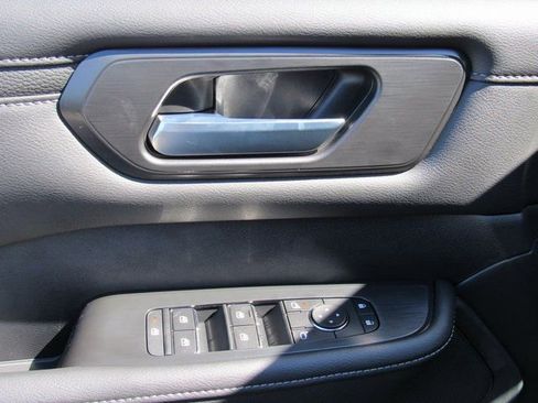 New 2026 Nissan Armada SV image 14