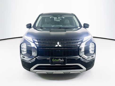 Used 2024 Mitsubishi Outlander SE FWD image 2