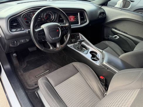 Used 2017 Dodge Challenger SXT RWD image 7