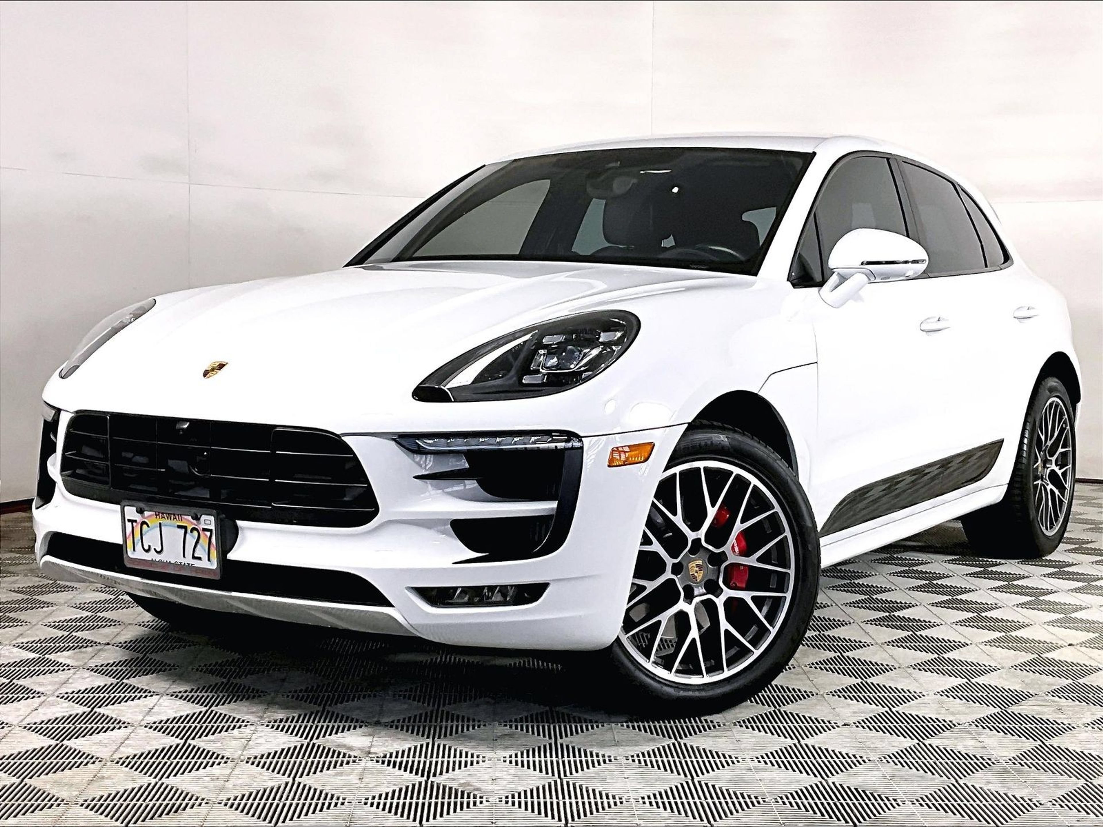 Used 2017 Porsche Macan GTS AWD/4WD image 1