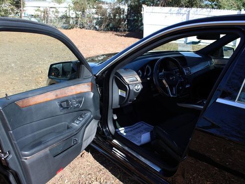 Used 2014 Mercedes-Benz E 350 E 350 Sport 4MATIC AWD 4dr Sed image 13