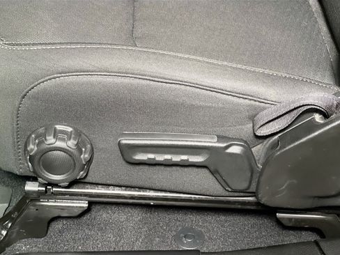 Used 2023 Jeep Wrangler Sport S image 15