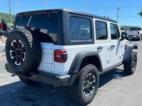 Used 2024 Jeep Wrangler Unlimited Rubicon 4xe w/ Technology Group AWD/4WD image 5