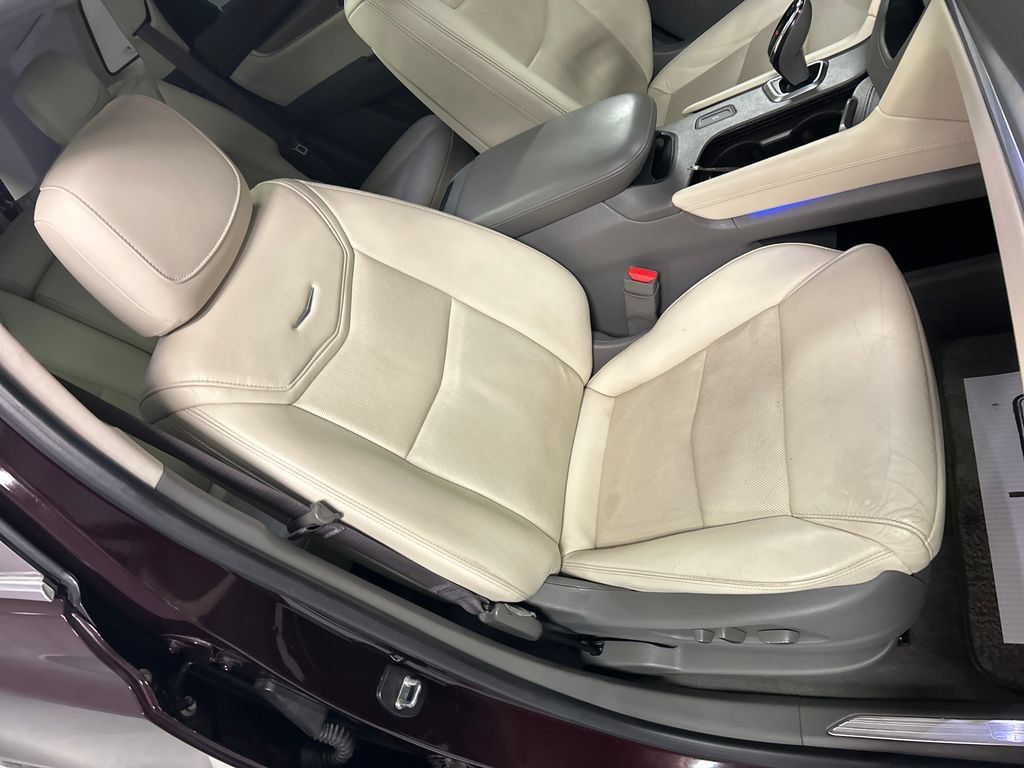 Used 2018 Cadillac XT5 Luxury w/ Driver Awareness Package FWD image 26