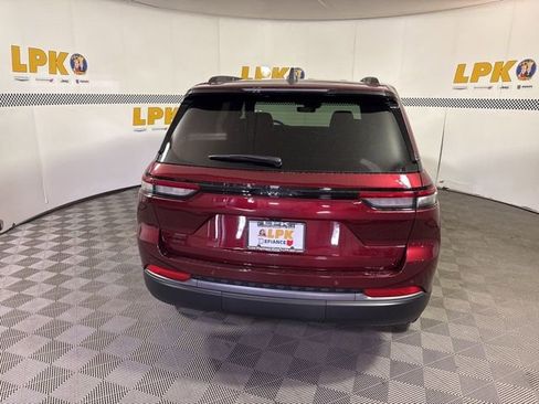 New 2026 Jeep Grand Cherokee Altitude AWD/4WD image 5